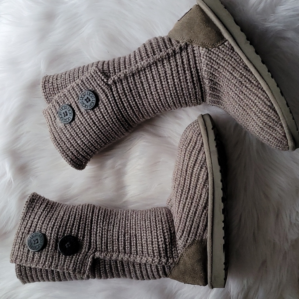 UGG Cardy # 5649 soft brown knit with Ugg wooden 2 button boots. Size 5